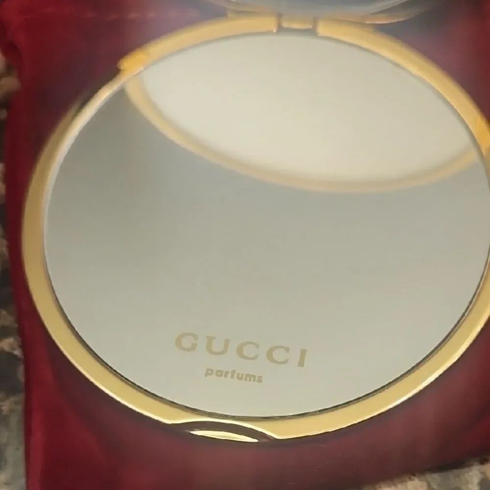 Gucci Gold Embossed Compact Mirror - Picture 2 of 5